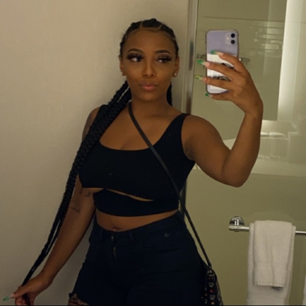 Meet your Posher, Nadia